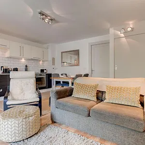  Apartment Cosmiques - Alpes Travel - - Sleeps 4