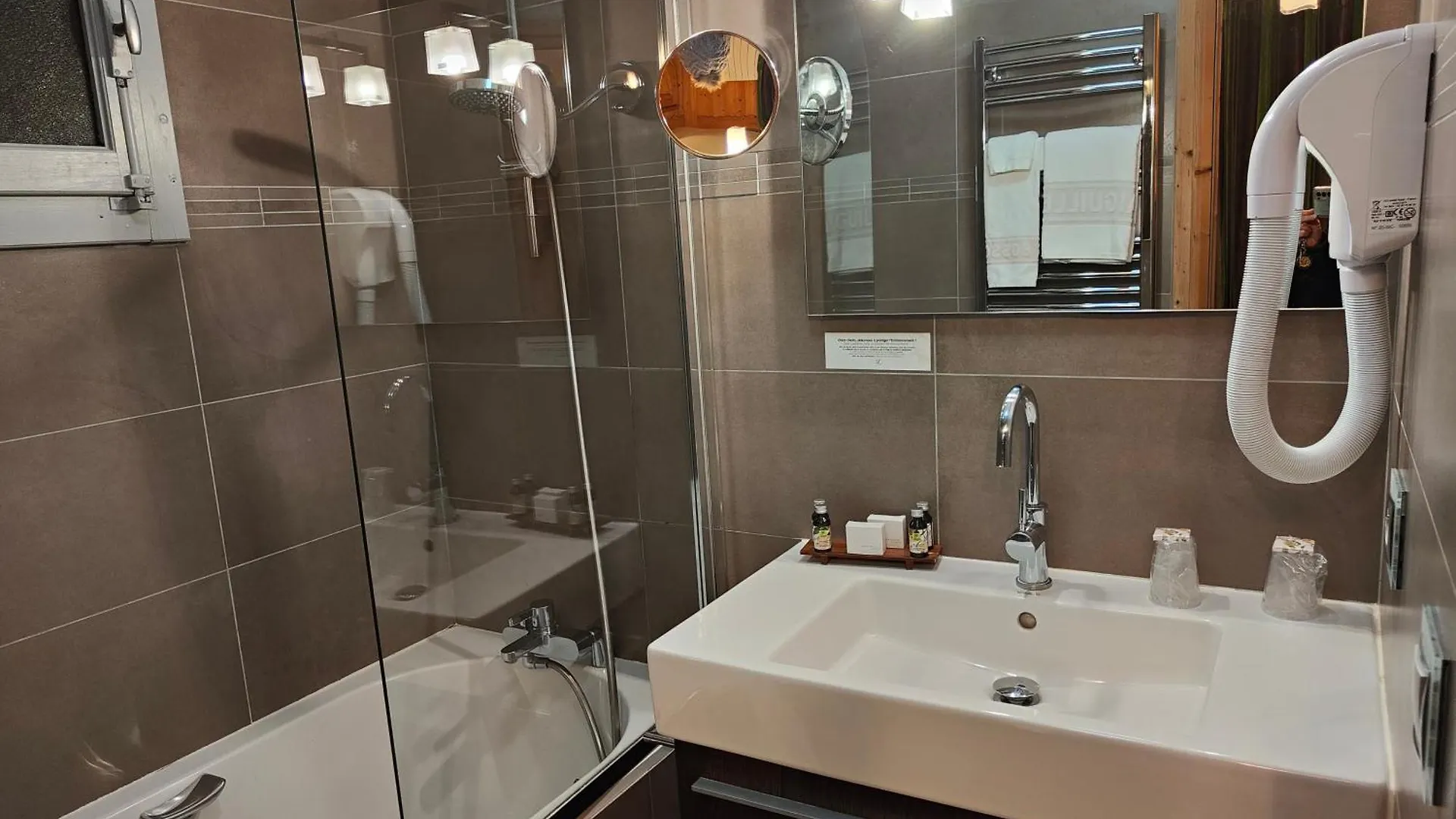 艾奎伊正午酒店 霞慕尼 酒店